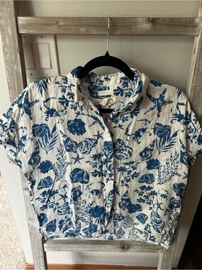 C&C California White Linen Top with Blue Botanical Print